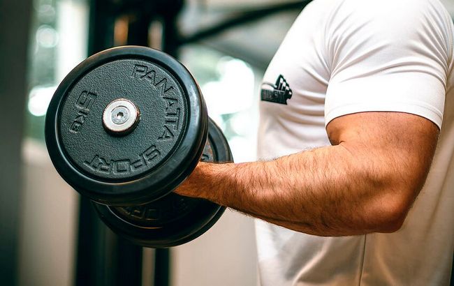 Erfolg bei Fitnesswettbewerben dank Steroiden